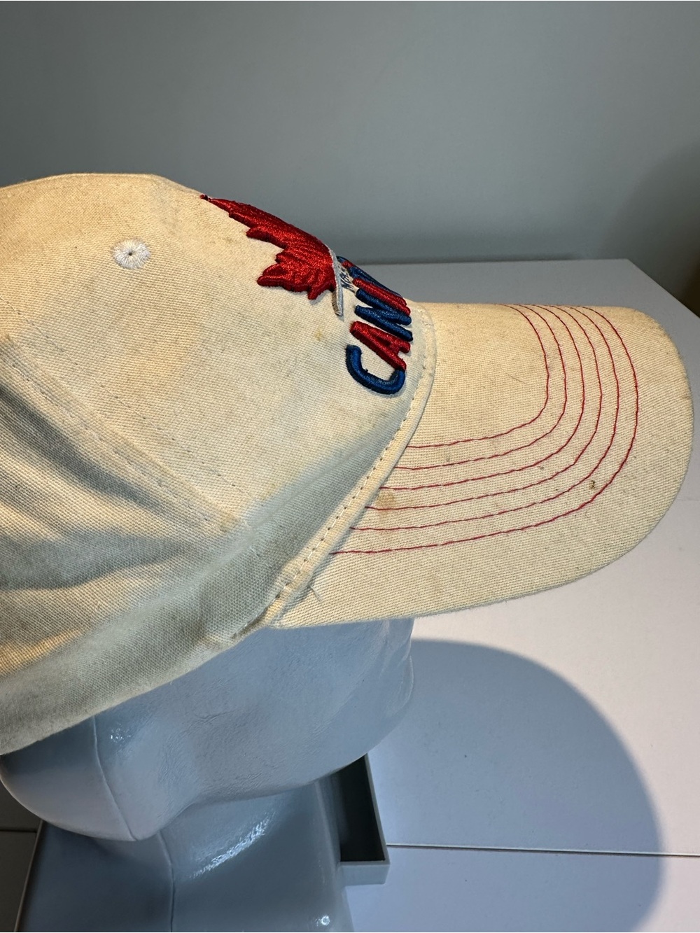 MLB Black Baseball Cap with Embroidered Logo - Picture 5 of 9